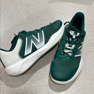 New Balance Men's sneaker
